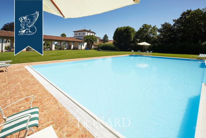 Image No.24-17 Bed Villa for sale