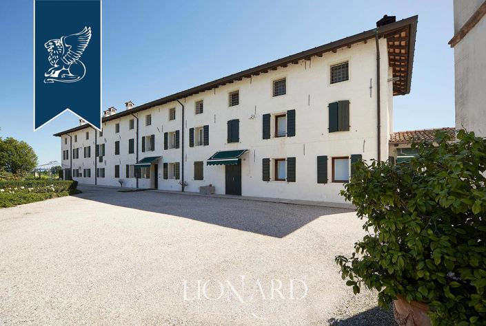 Image No.33-17 Bed Villa for sale