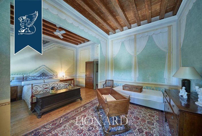 Image No.48-17 Bed Villa for sale