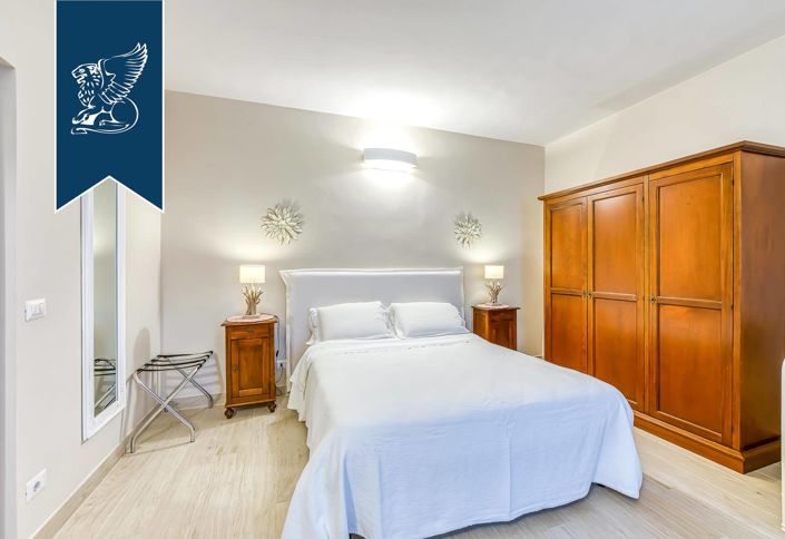 Image No.32-8 Bed Farmhouse for sale