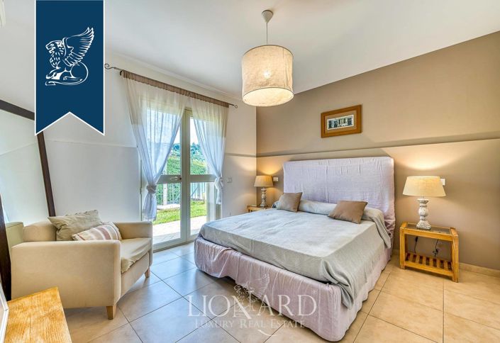 Image No.23-5 Bed Villa for sale