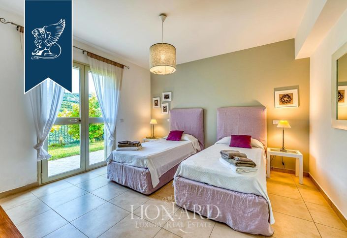 Image No.25-5 Bed Villa for sale