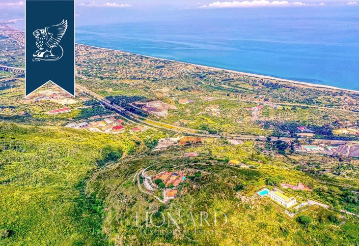 Image No.5-5 Bed Villa for sale