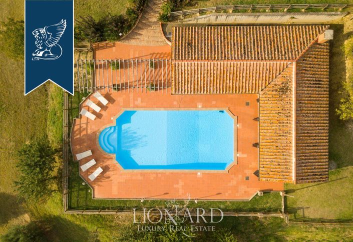 Image No.4-10 Bed Villa for sale