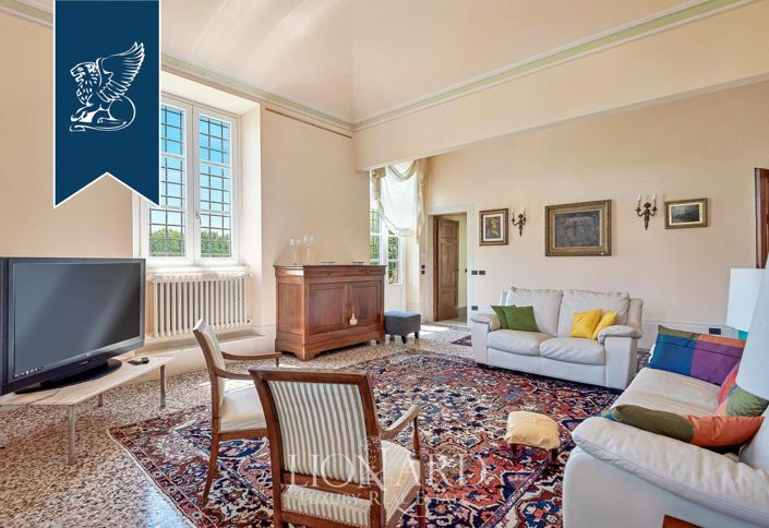 Image No.15-7 Bed Villa for sale