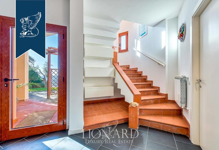 Image No.11-5 Bed Villa for sale