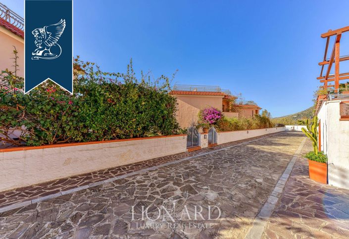 Image No.19-5 Bed Villa for sale