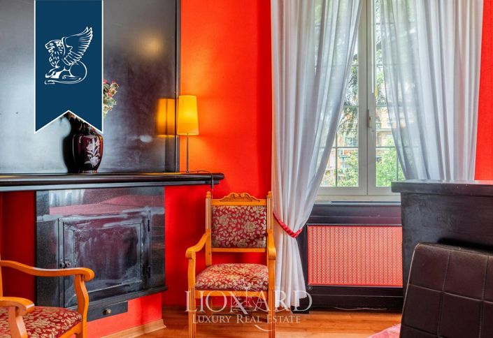 Image No.18-8 Bed Villa for sale