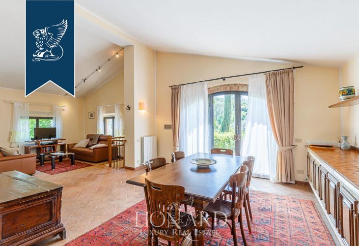 Image No.11-7 Bed Farmhouse for sale