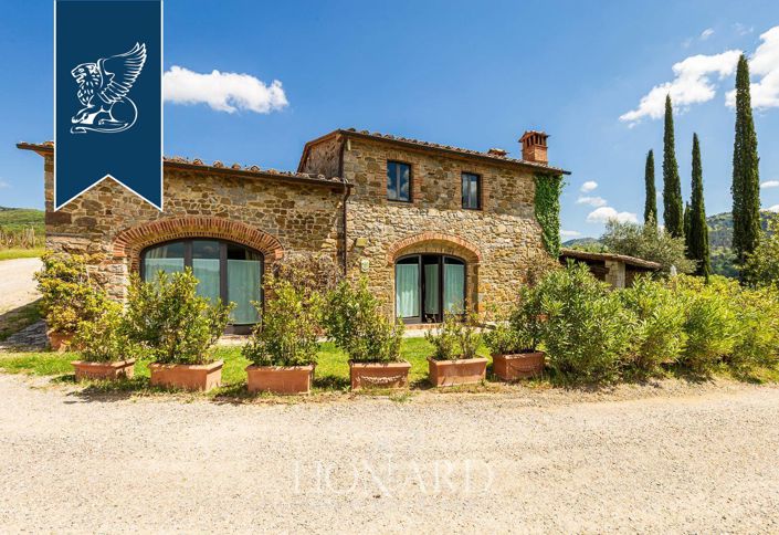 Image No.7-7 Bed Farmhouse for sale