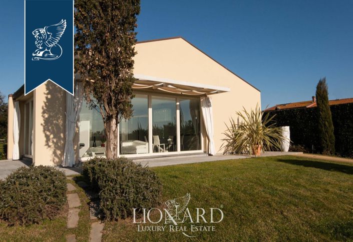 Image No.7-3 Bed Villa for sale