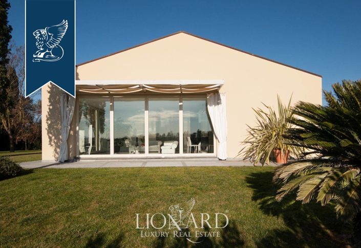 Image No.8-3 Bed Villa for sale