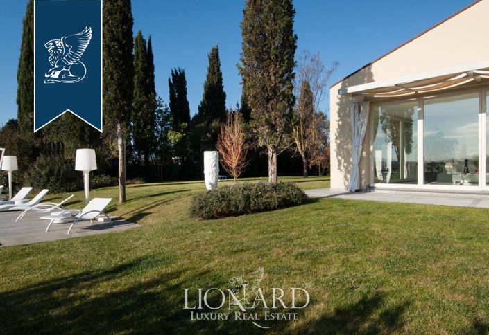 Image No.9-3 Bed Villa for sale