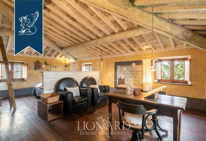 Image No.16-10 Bed Farmhouse for sale