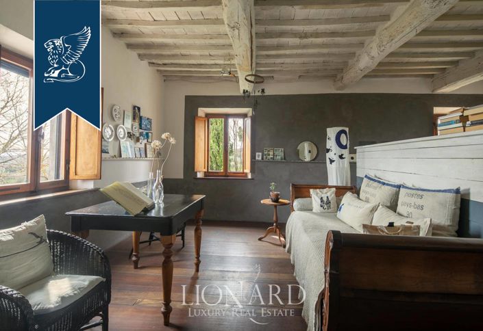 Image No.19-10 Bed Farmhouse for sale