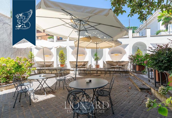 Image No.11-37 Bed Villa for sale