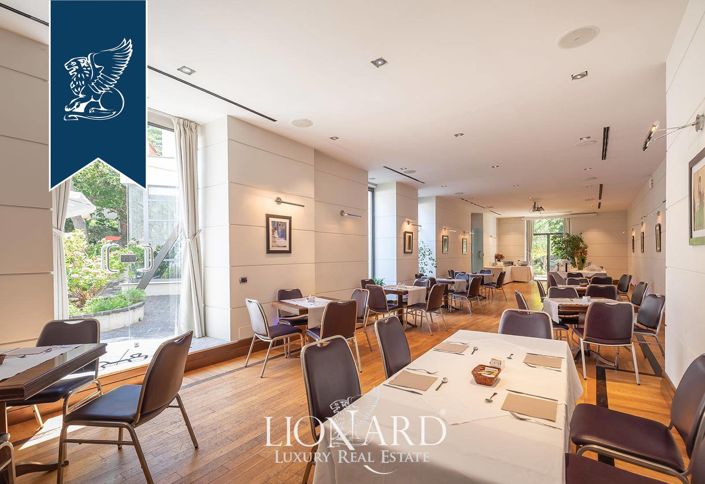 Image No.25-37 Bed Villa for sale