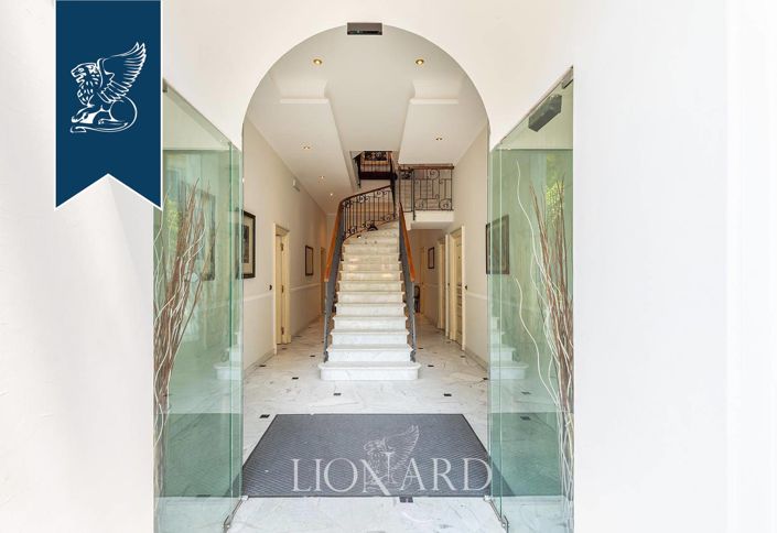 Image No.28-37 Bed Villa for sale