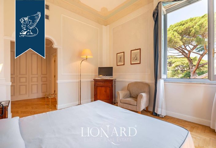 Image No.35-37 Bed Villa for sale