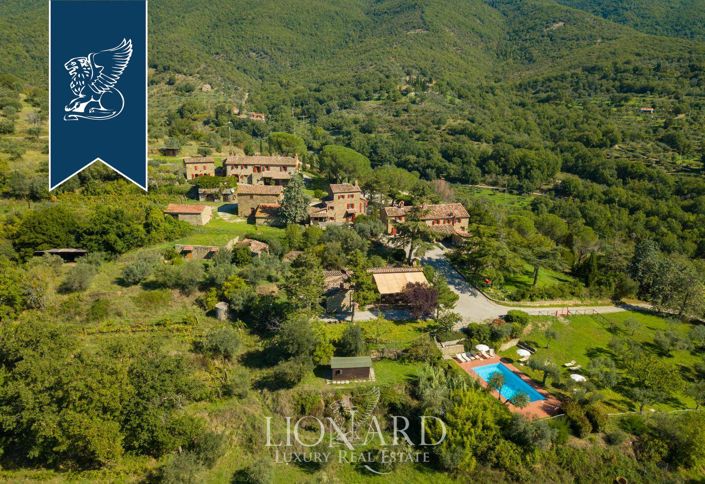 Image No.4-13 Bed Farmhouse for sale