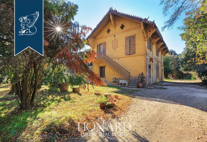 Image No.28-12 Bed Property for sale