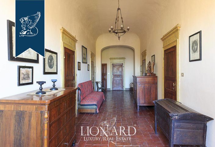 Image No.44-12 Bed Property for sale