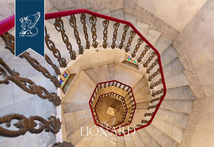 Image No.48-12 Bed Property for sale