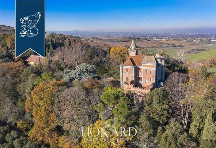 Image No.9-12 Bed Property for sale