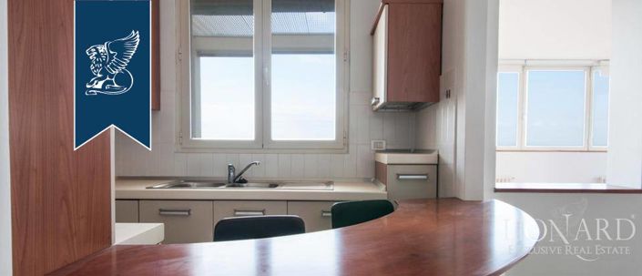 Image No.17-3 Bed Apartment for sale