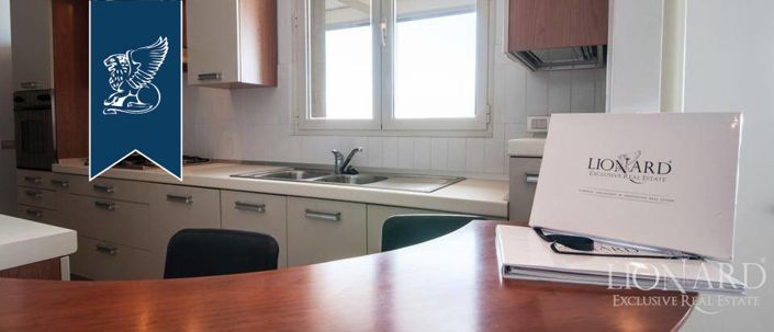 Image No.18-3 Bed Apartment for sale