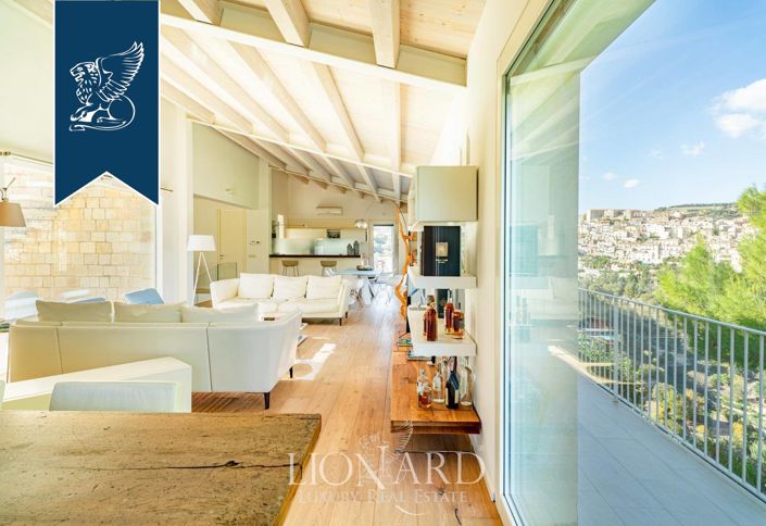 Image No.12-3 Bed Villa for sale