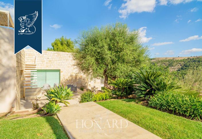 Image No.8-3 Bed Villa for sale