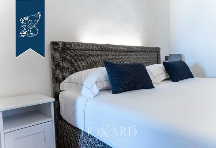 Image No.20-14 Bed Villa for sale