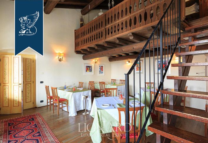 Image No.26-50 Bed Farmhouse for sale