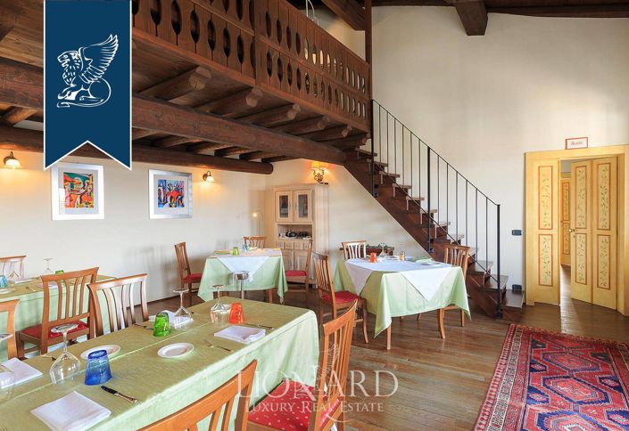 Image No.28-50 Bed Farmhouse for sale