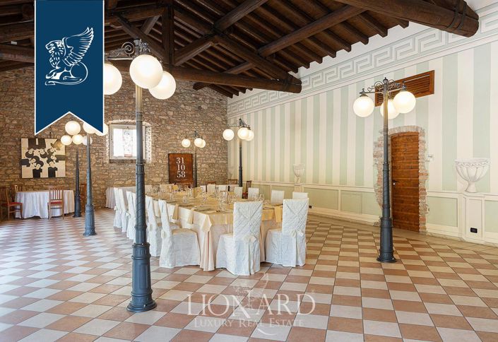 Image No.36-50 Bed Farmhouse for sale