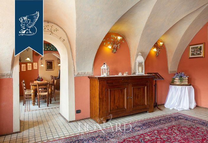 Image No.44-50 Bed Farmhouse for sale