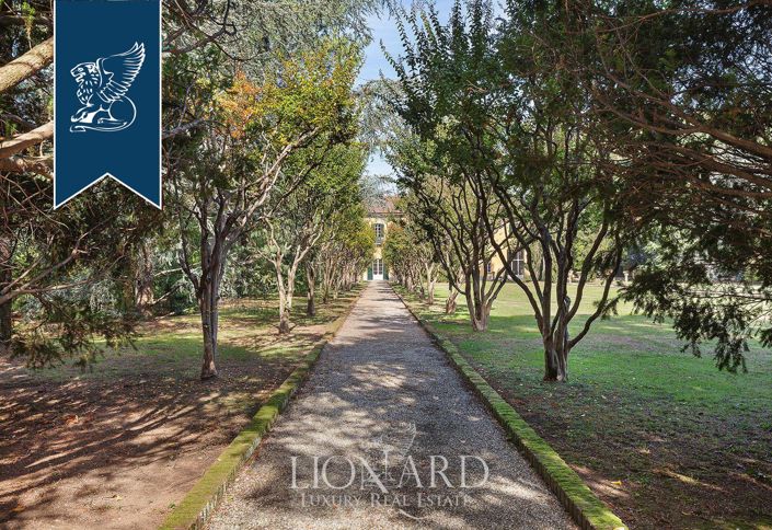 Image No.10-10 Bed Villa for sale