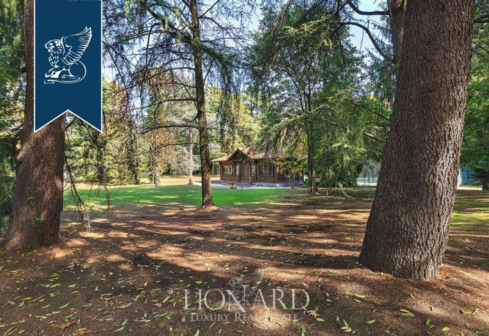 Image No.19-10 Bed Villa for sale