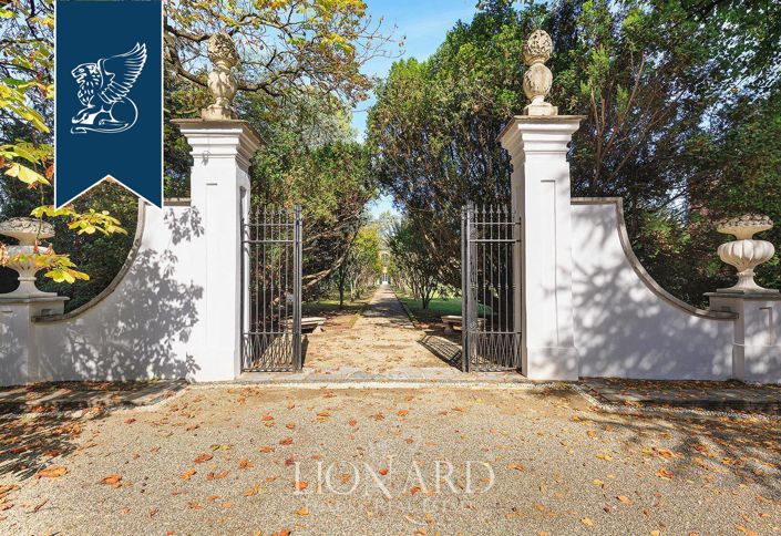 Image No.22-10 Bed Villa for sale