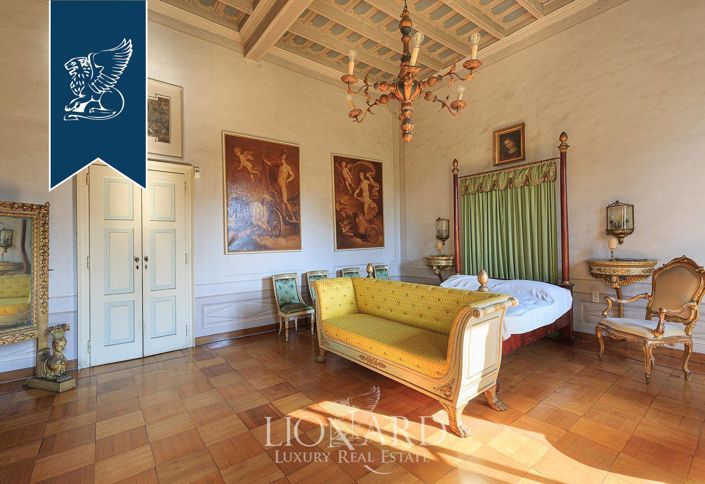 Image No.56-10 Bed Villa for sale