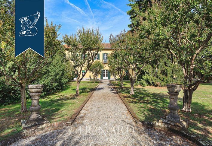 Image No.7-10 Bed Villa for sale