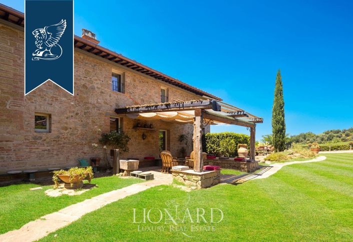 Image No.6-9 Bed Villa for sale