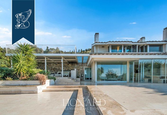 Image No.10-4 Bed Villa for sale