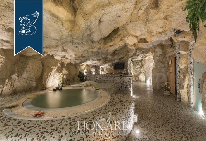 Image No.21-22 Bed Farmhouse for sale