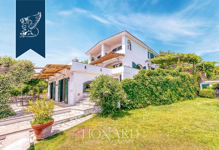 Image No.5-7 Bed Villa for sale