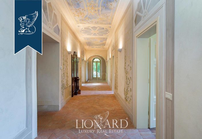 Image No.25-12 Bed Villa for sale