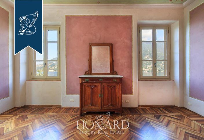 Image No.30-12 Bed Villa for sale