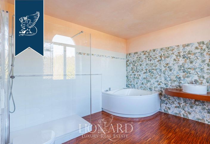 Image No.49-5 Bed Villa for sale