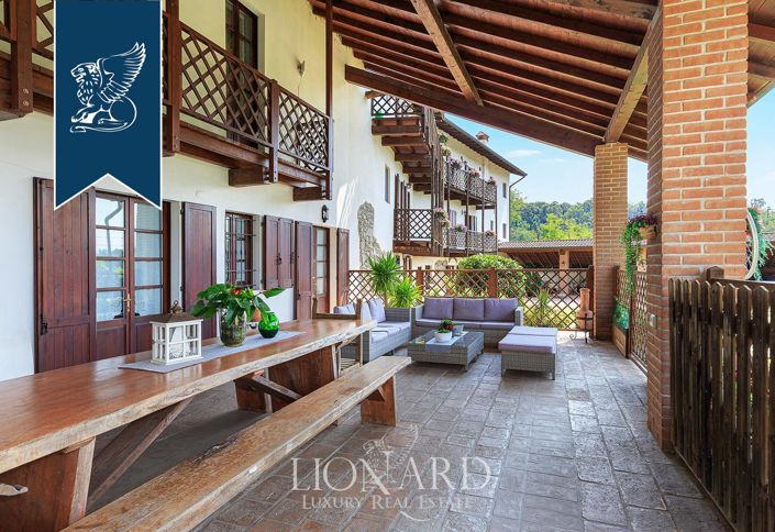 Image No.20-Ferme de 13 chambres à vendre à Novara